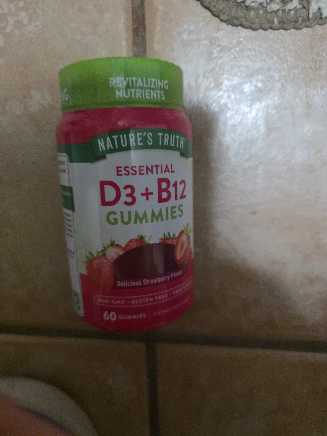 Nature's Truth Vitamin D3 Gummies 60 Count With B12 Non-GMO Exp 11/2026