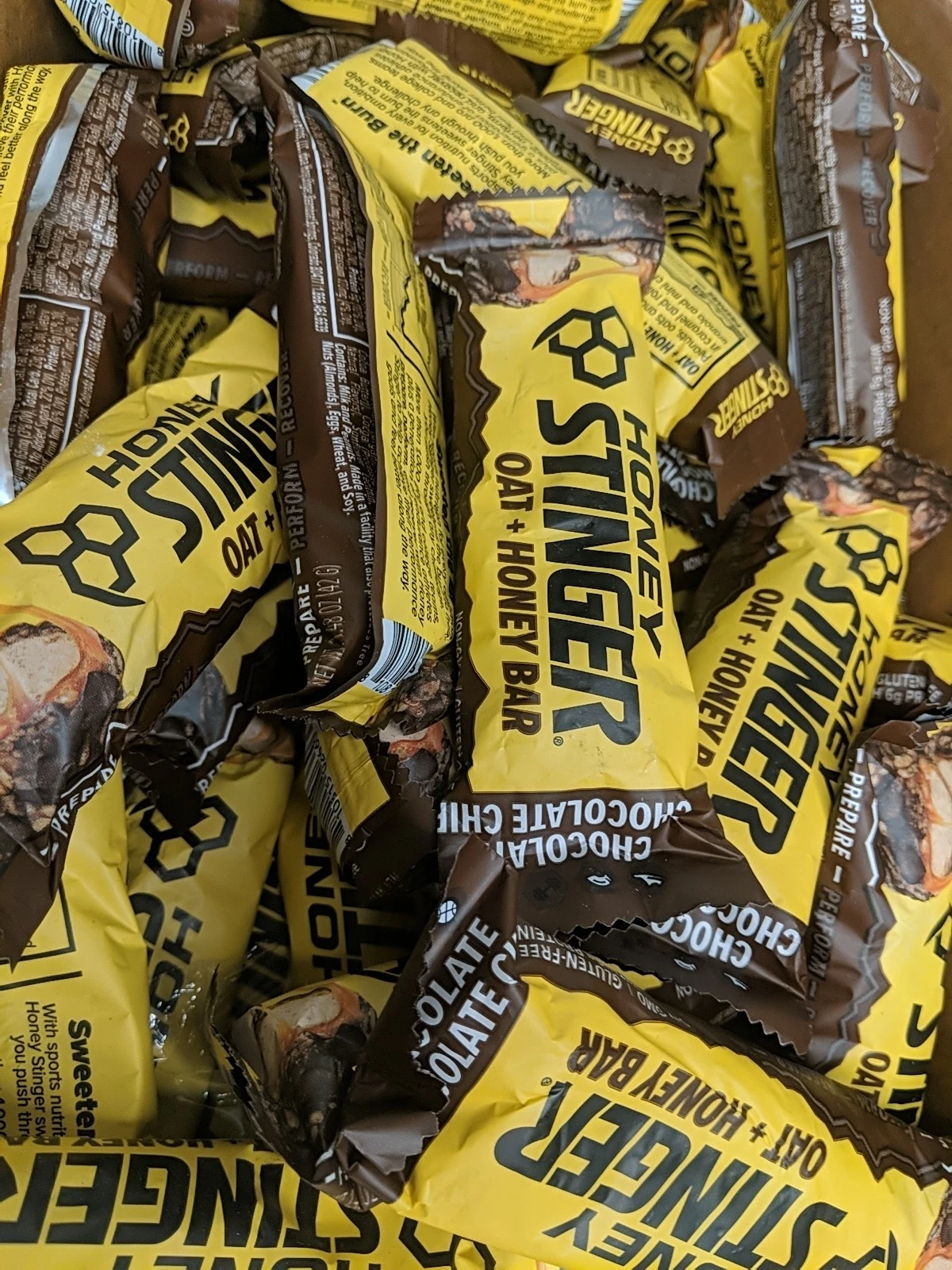24x Honey Stinger Oat + Honey Bar | Chocolate Chocolate Chip BB 11/5/25